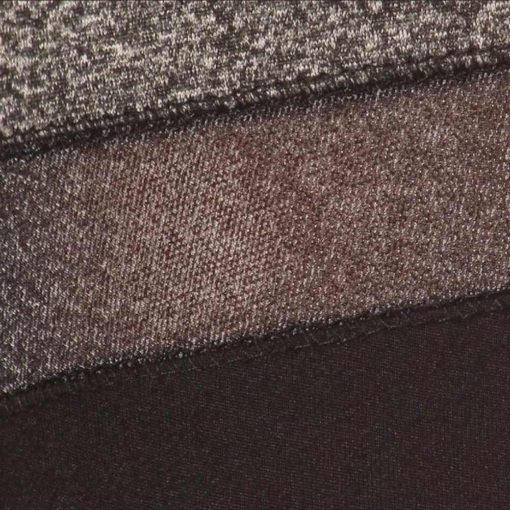 ⭐️Plus Sizes!⭐️ Color-block Active Capris - Picture 2 of 5